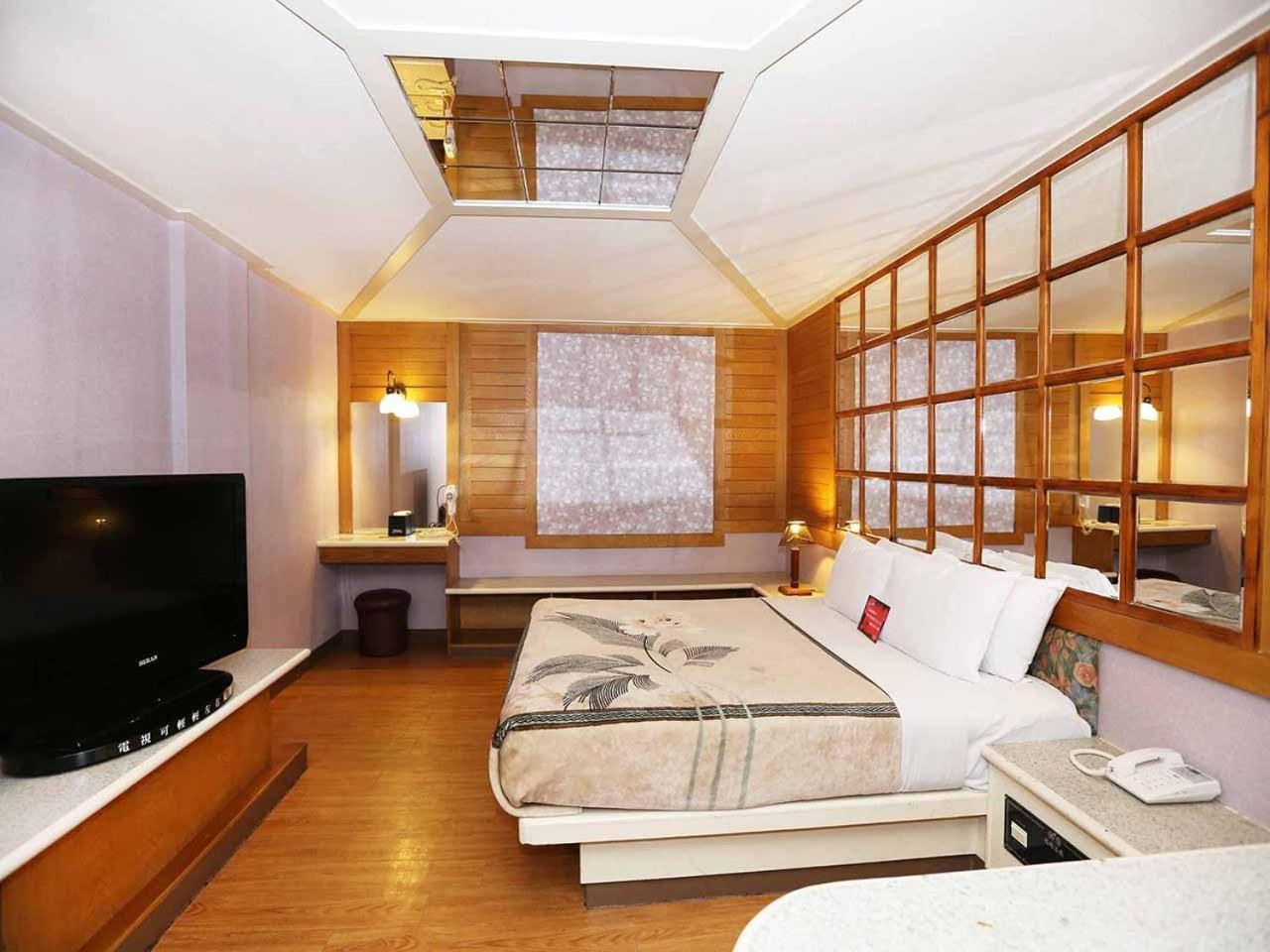 Midi Motel Tainan Branch Anping Exterior foto